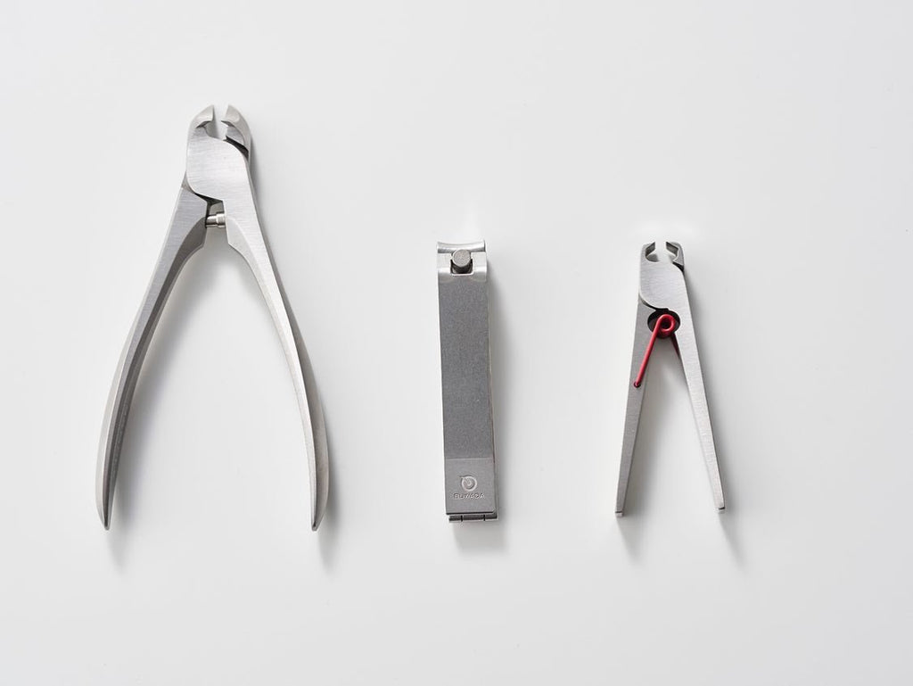 Are you allowed to bring Nail Clippers on a Plane ? Which types 