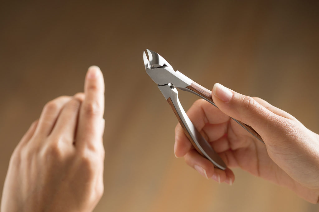 banbi-no★neil partsさん専用です！ Amazon.com: Victorinox Nail Pliers, Swiss Made, 10,5cm, Stainless