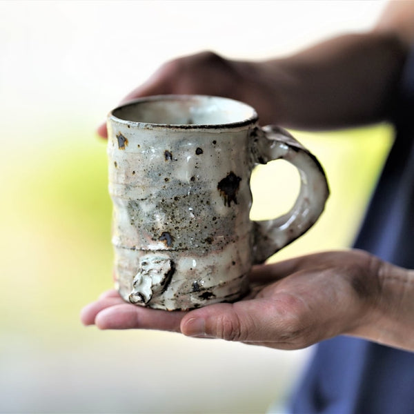 Tasse à thé japonaise avec anse épaisse