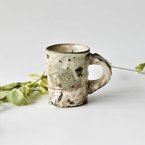 Japanese tea mug with chunky handle at Suwada1926