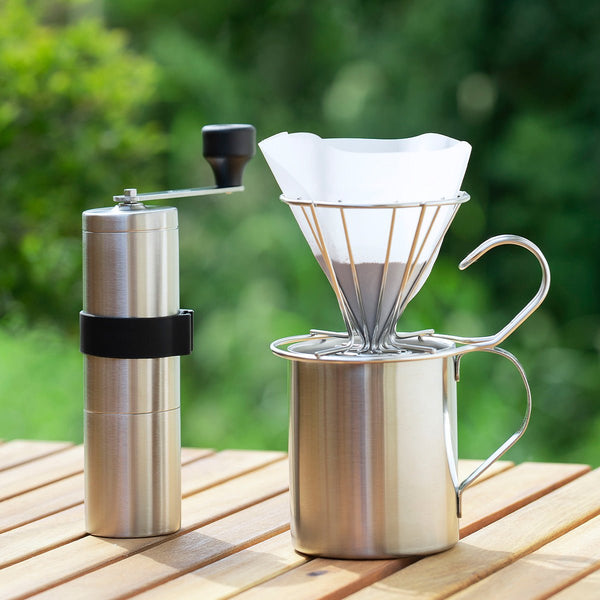 Moderner Mini-Kaffeetropfer aus Draht – eine Tasse