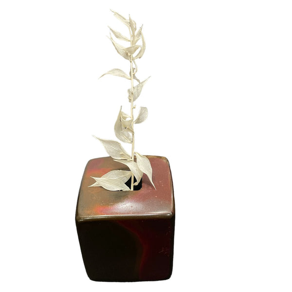 Vase Ikebana en métal moulé