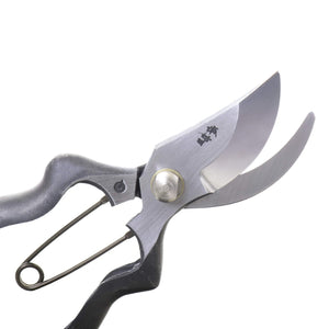 Blades of straight Japanese garden secateurs